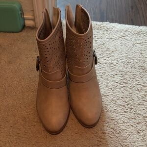 Shoe Dazzle Perforated Tan Ankle Booties